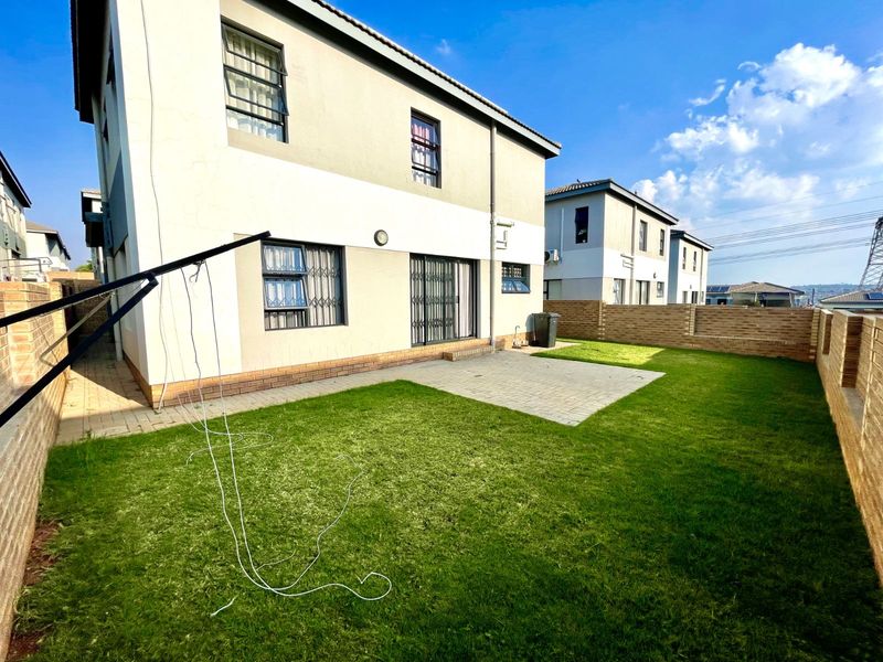 House For Sale in Thatchfield Ridge - Photo 4