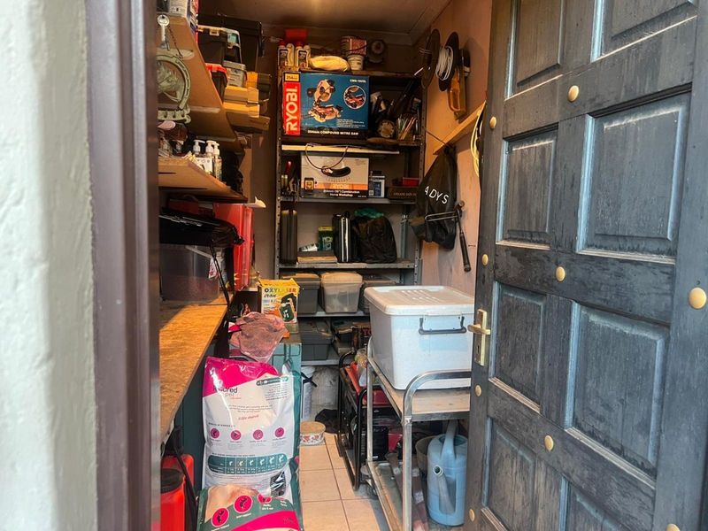 House For Sale in Primrose - Photo 5