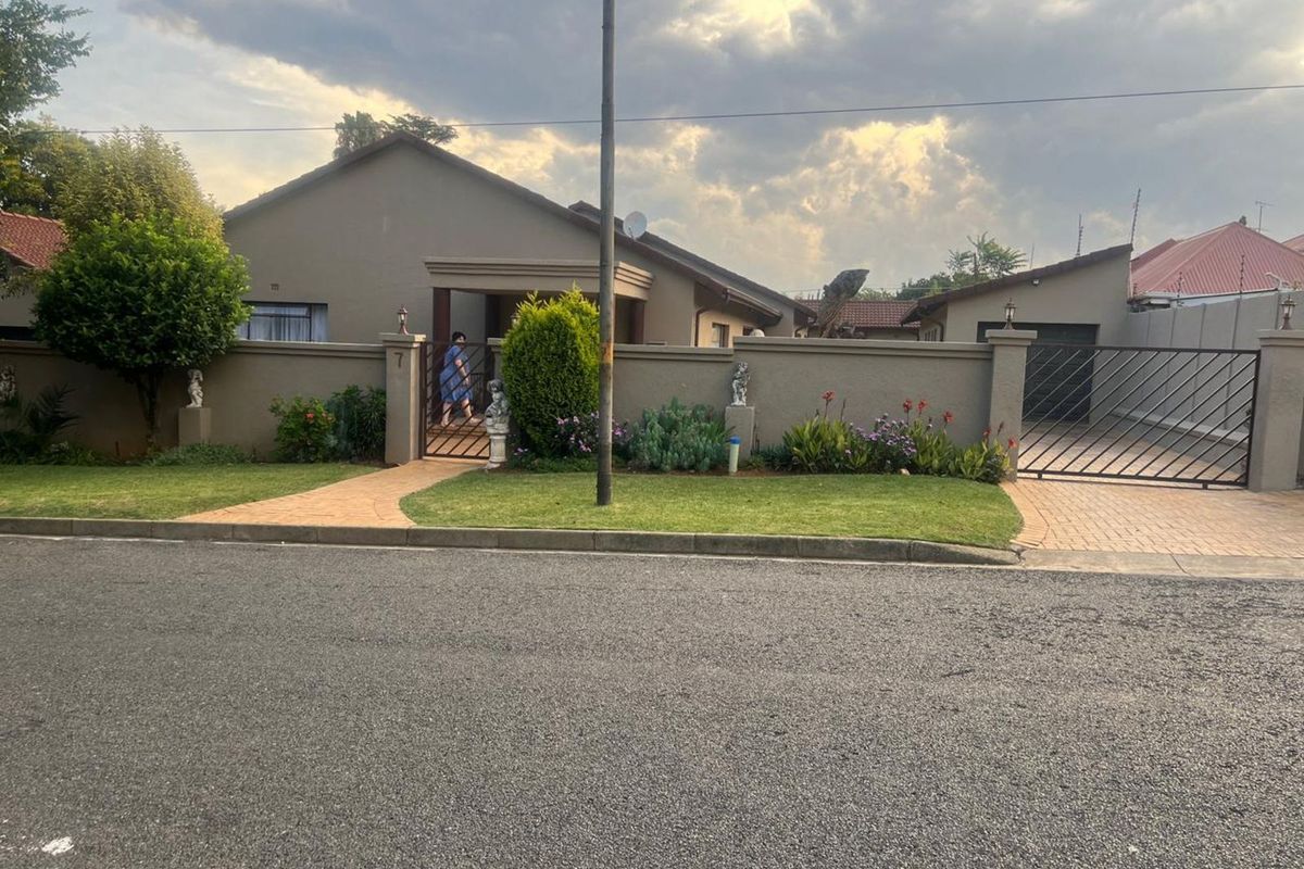 House For Sale in Primrose - Photo 4