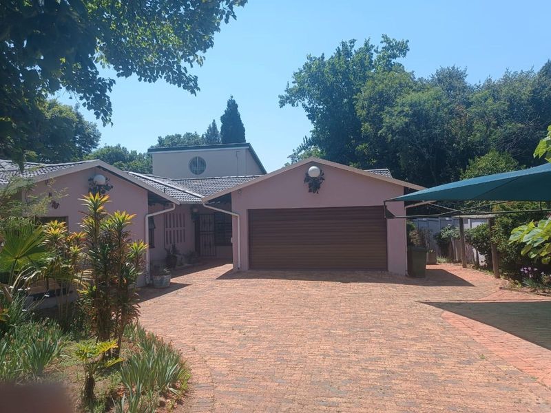 House For Sale in Paulshof - Photo 2