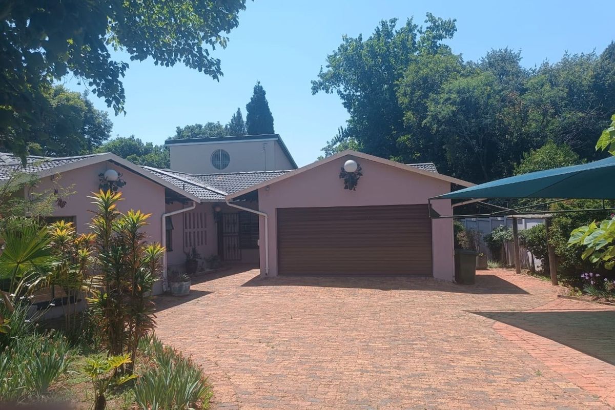 House For Sale in Paulshof - Photo 2