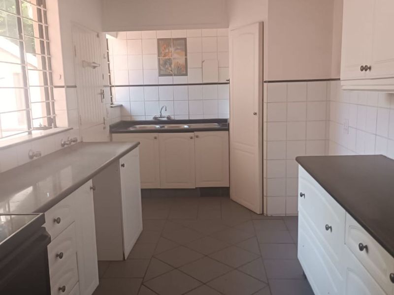 House For Sale in Paulshof - Photo 5