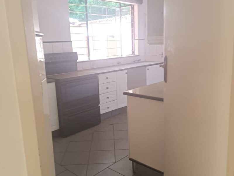 House For Sale in Paulshof - Photo 9