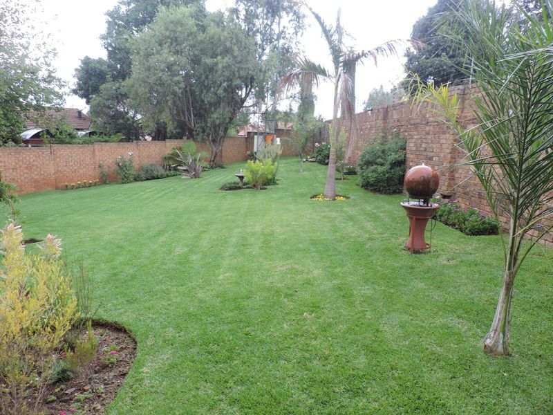 House For Sale in Zwartkop - Photo 7