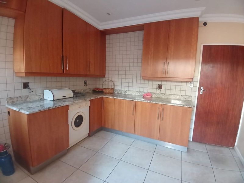 House For Sale in Gallo Manor - Photo 5