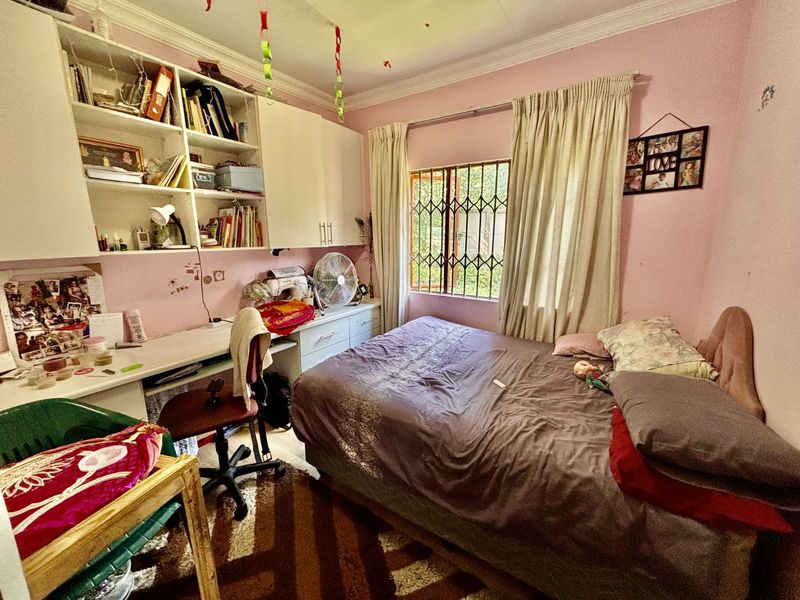 House For Sale in Menlo Park - Photo 8