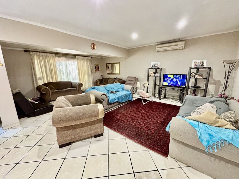 House For Sale in Menlo Park - Photo 4