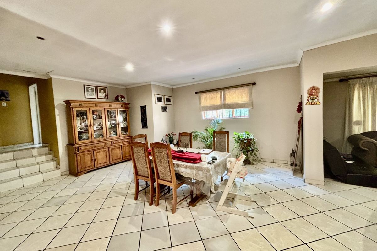 House For Sale in Menlo Park - Photo 3