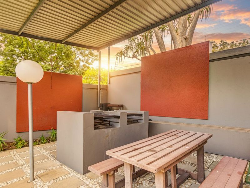 Apartment To Rent in Sunninghill - Photo 2