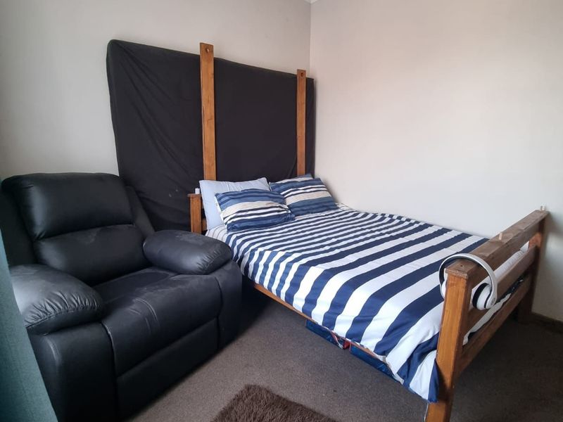 Apartment For Sale in Gholfsig - Photo 8