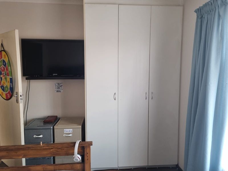 Apartment For Sale in Gholfsig - Photo 7