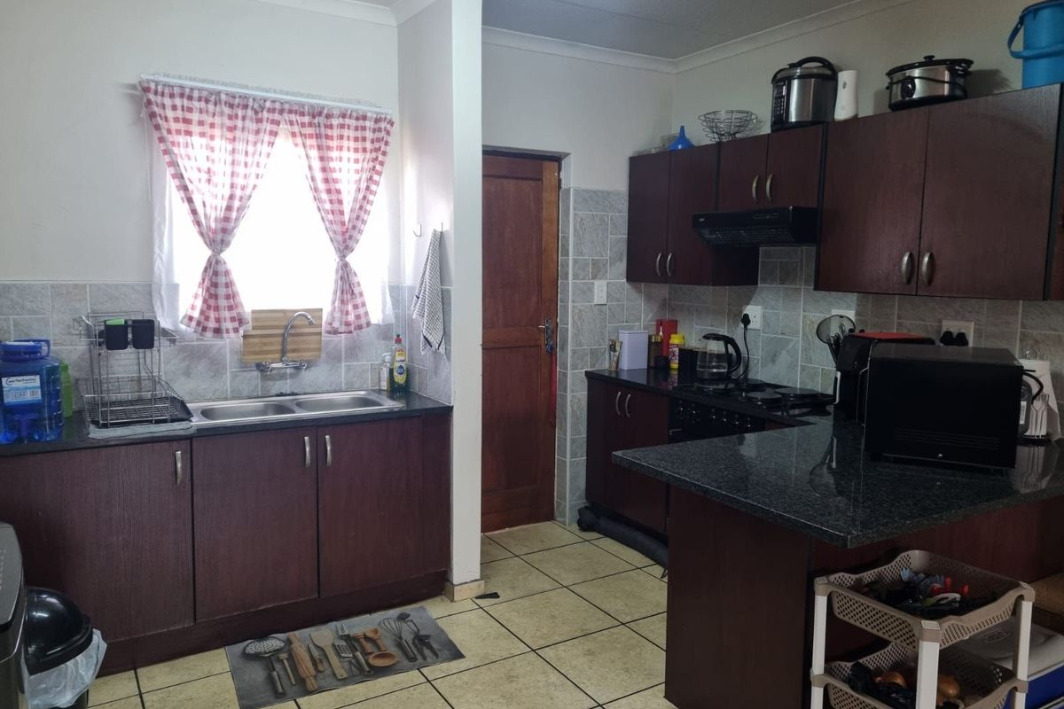 Apartment For Sale in Gholfsig - Photo 4