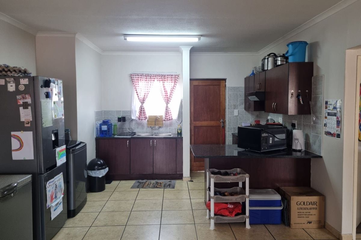 Apartment For Sale in Gholfsig - Photo 3