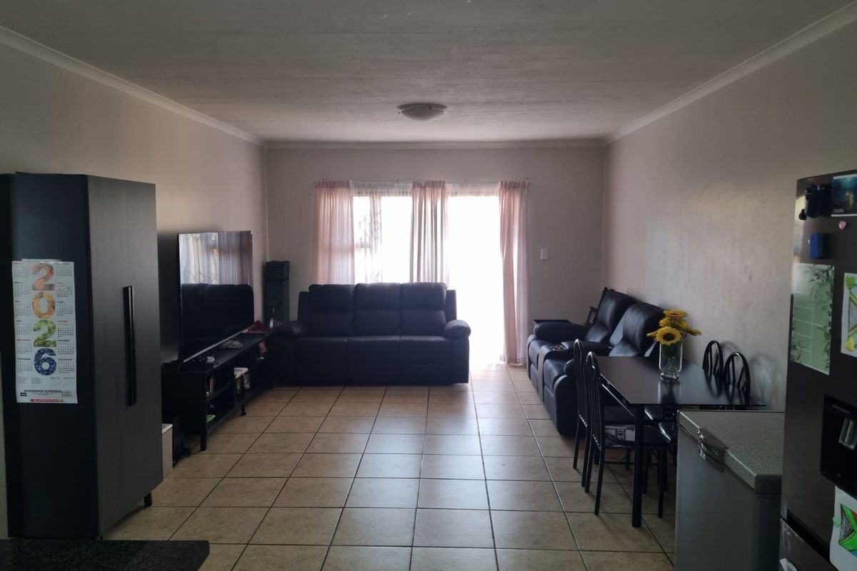 Apartment For Sale in Gholfsig - Photo 2