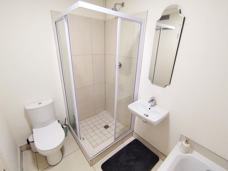 Apartment For Sale in Zonnebloem - Photo 3