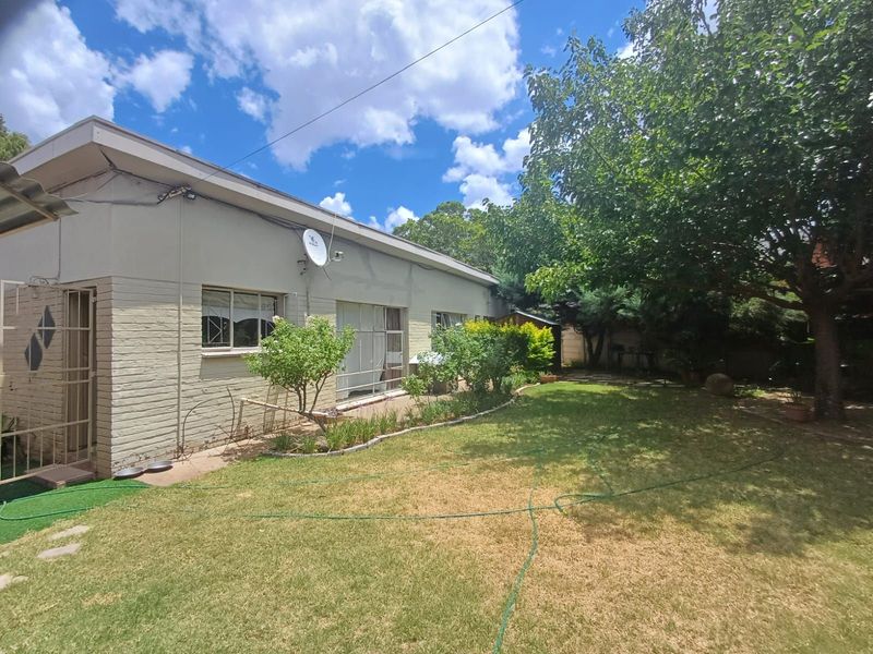 House For Sale in Wilkoppies - Photo 2