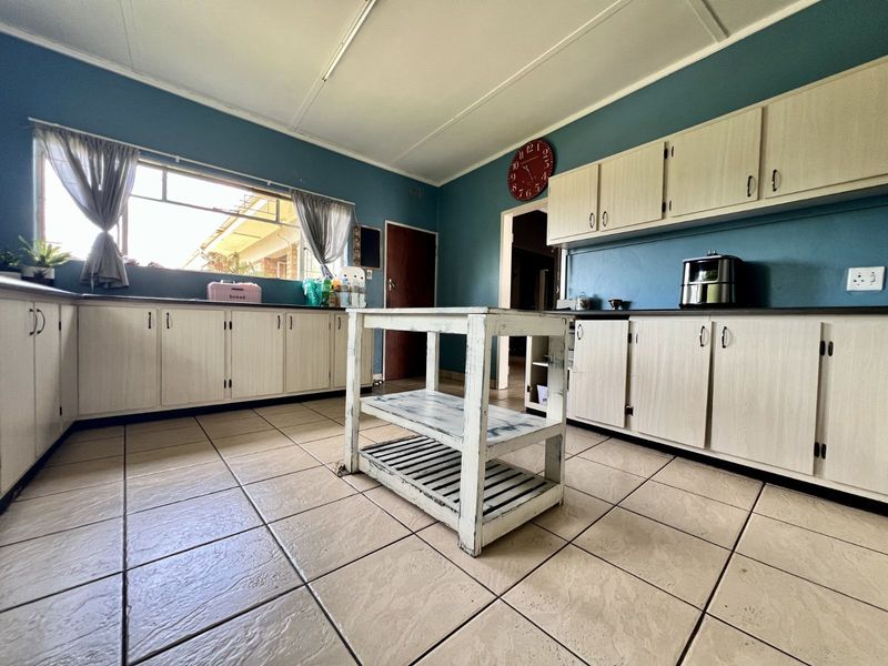 House For Sale in Ermelo Central - Photo 9