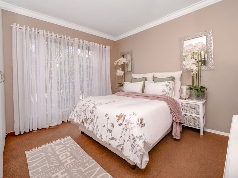 Townhouse For Sale in Noordheuwel - Photo 9