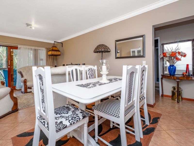 Townhouse For Sale in Noordheuwel - Photo 4