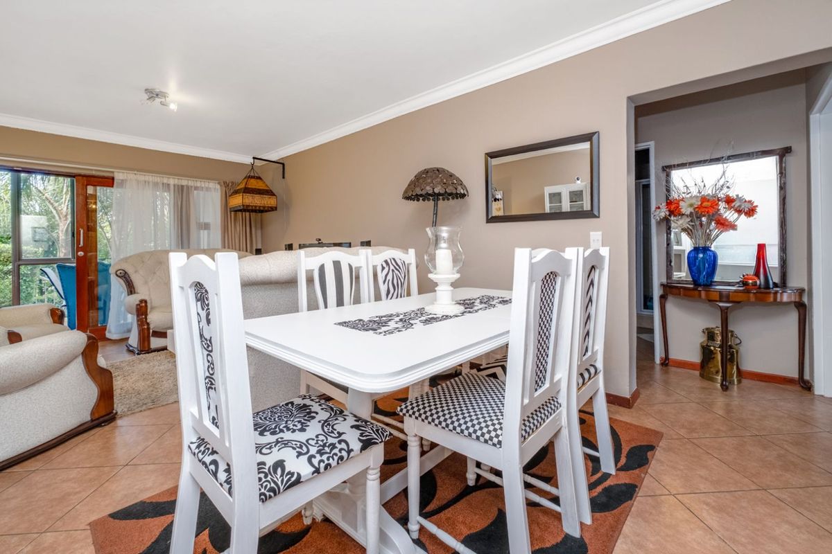 Townhouse For Sale in Noordheuwel - Photo 4