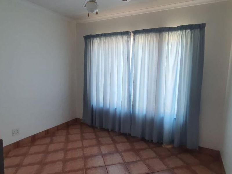 House For Sale in Mountain View - Photo 4