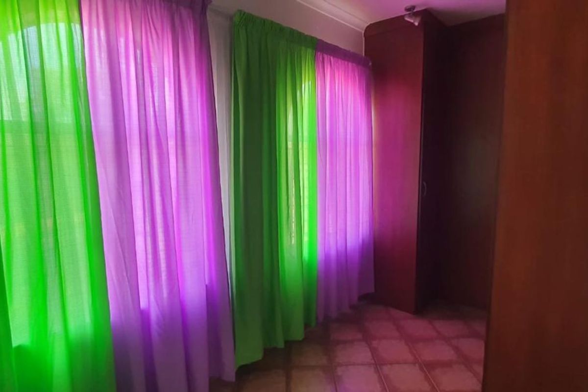 House For Sale in Mountain View - Photo 3