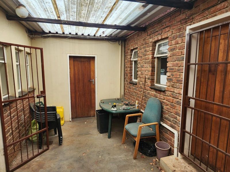 House For Sale in Lyttelton Manor - Photo 2