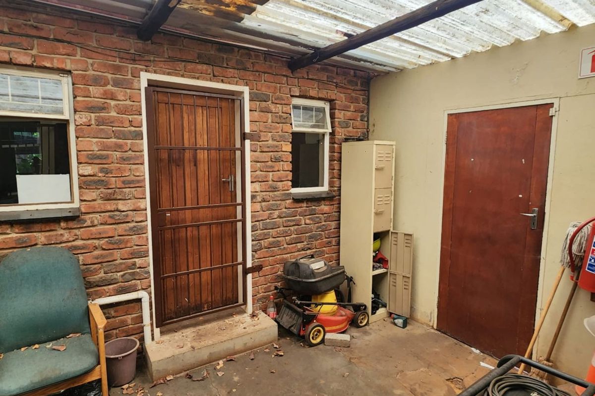 House For Sale in Lyttelton Manor - Photo 3