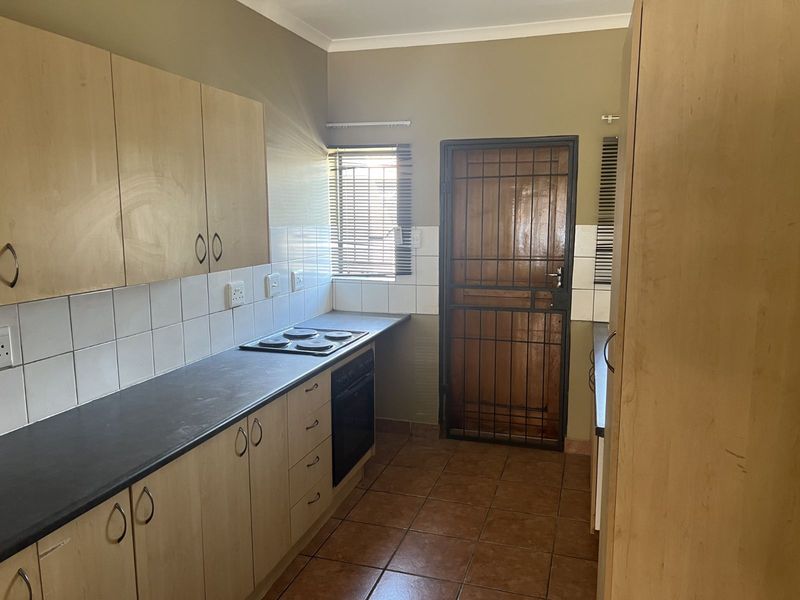 Townhouse For Sale in Annadale - Photo 5