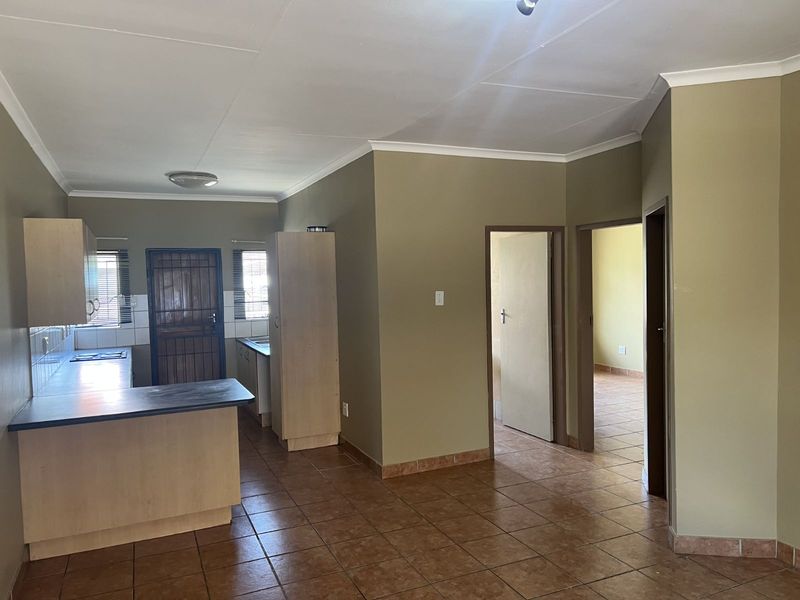 Townhouse For Sale in Annadale - Photo 4