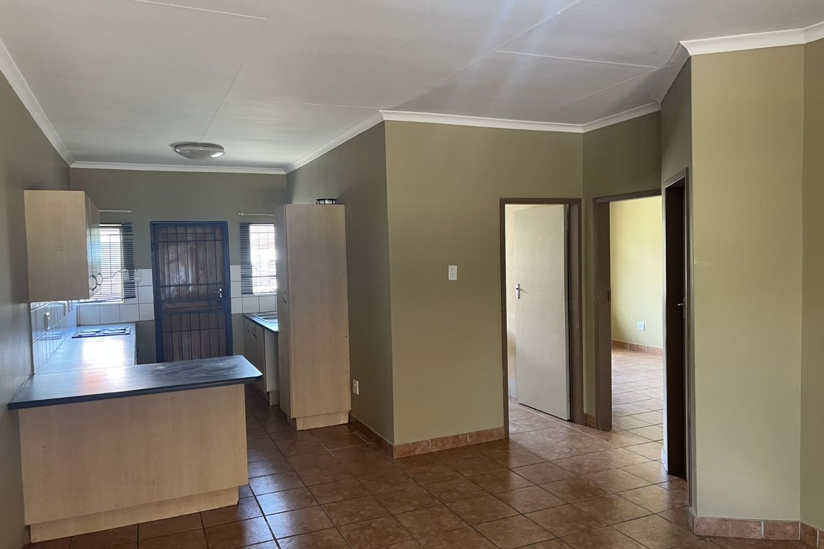 Townhouse For Sale in Annadale - Photo 4