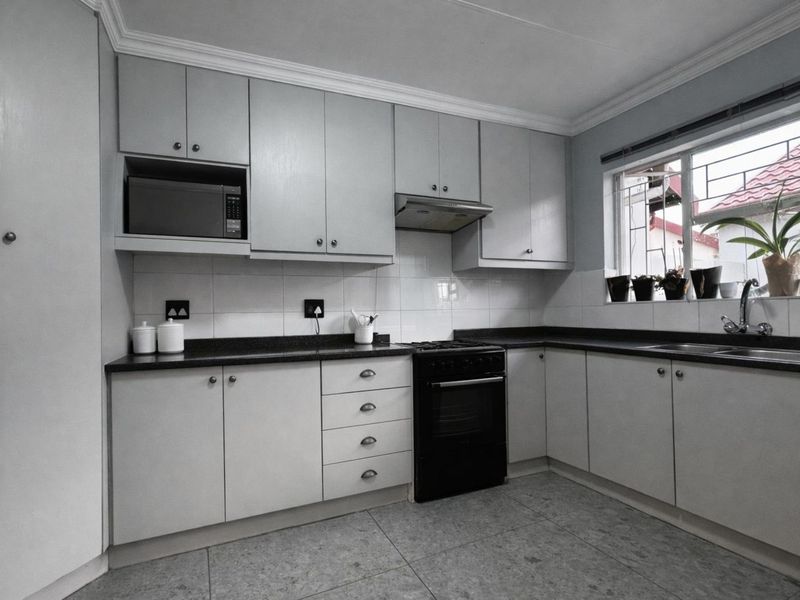 House For Sale in Secunda Central - Photo 6