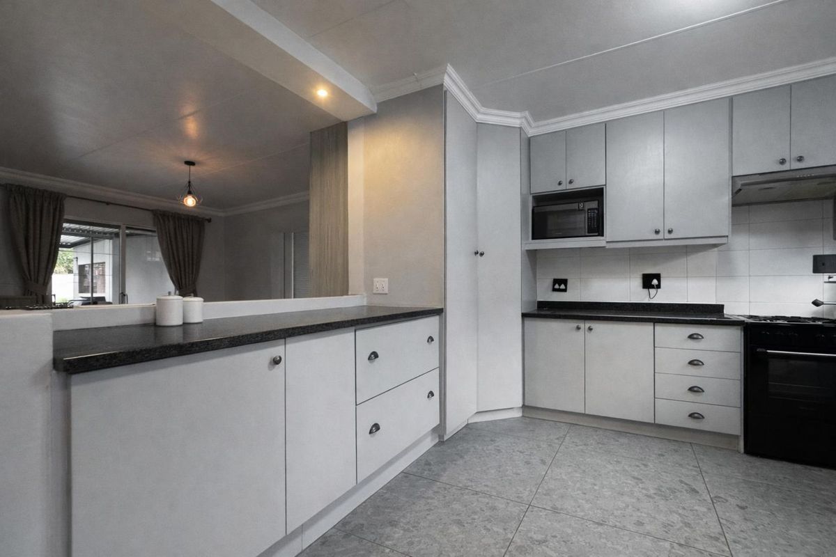 House For Sale in Secunda Central - Photo 4