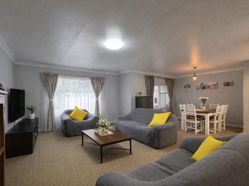 House For Sale in Secunda Central - Photo 2