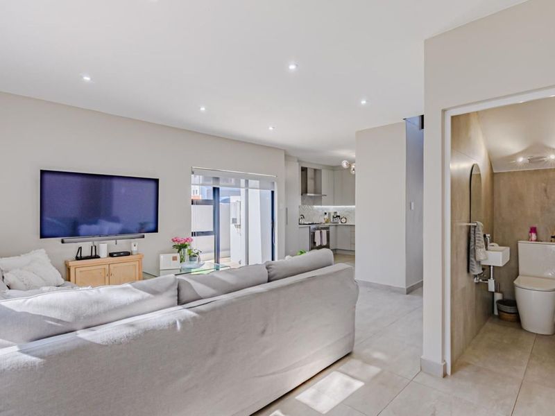 House For Sale in Olympus AH - Photo 4