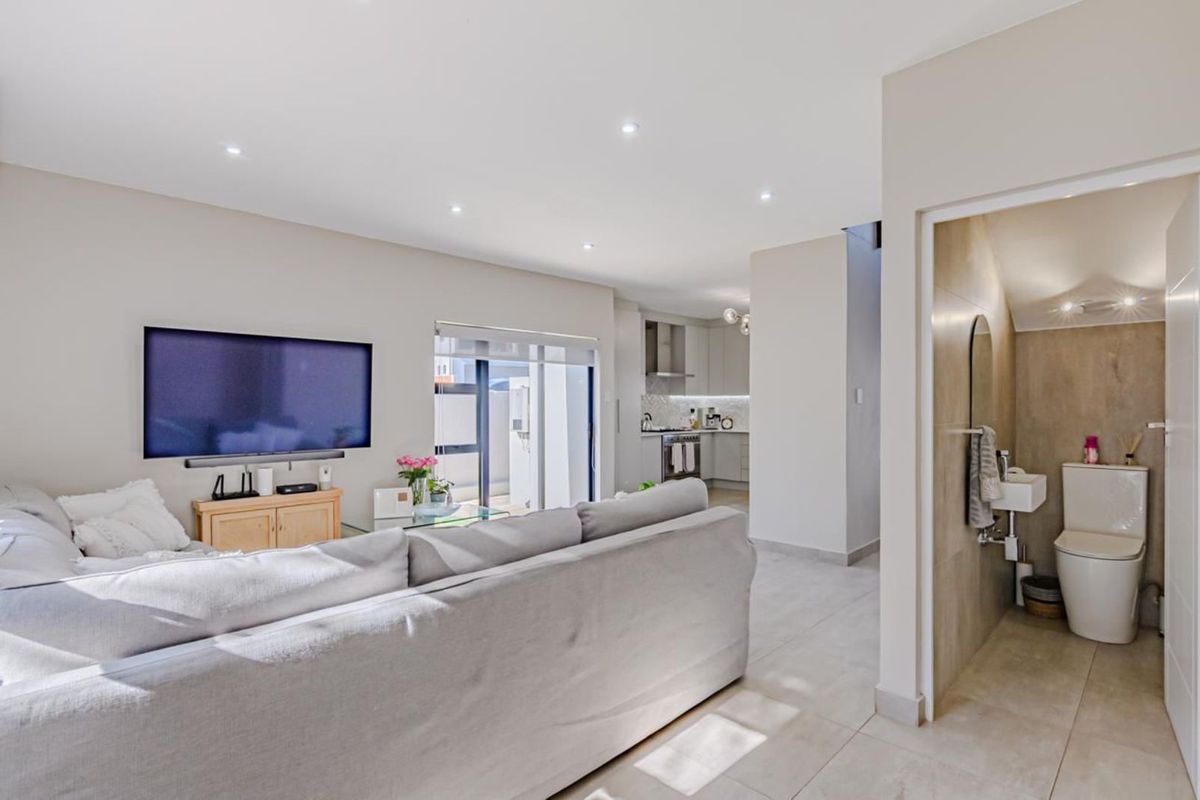 House For Sale in Olympus AH - Photo 4