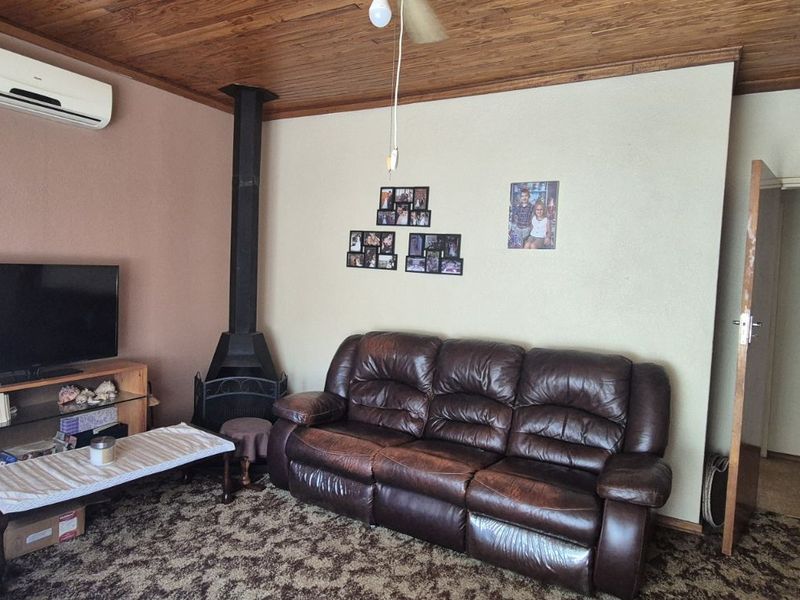 House For Sale in Lydenburg Central - Photo 9