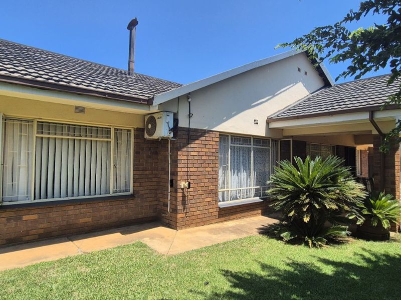 House For Sale in Lydenburg Central - Photo 4