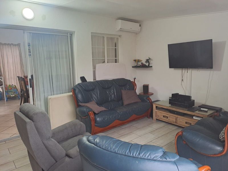 House For Sale in Olympus AH - Photo 9