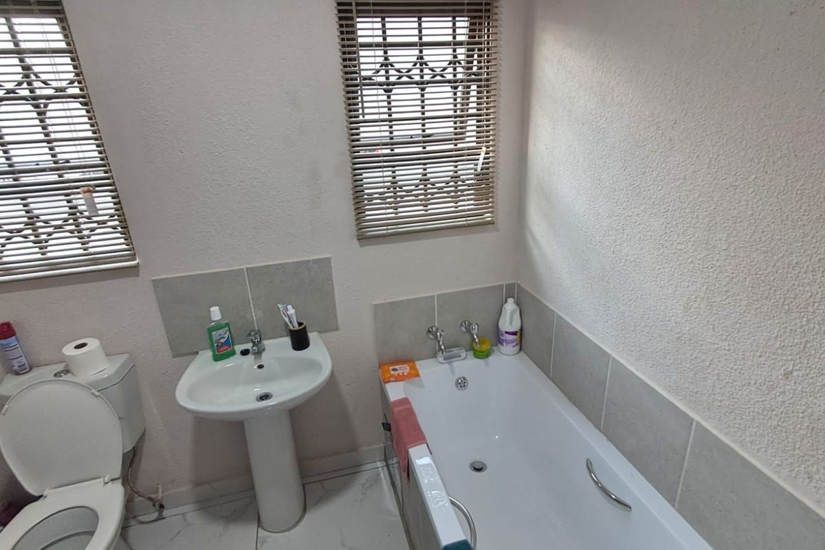 House For Sale in Soshanguve Ext - Photo 3