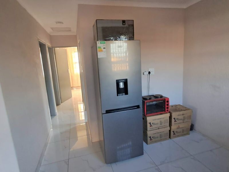 House For Sale in Soshanguve Ext - Photo 8