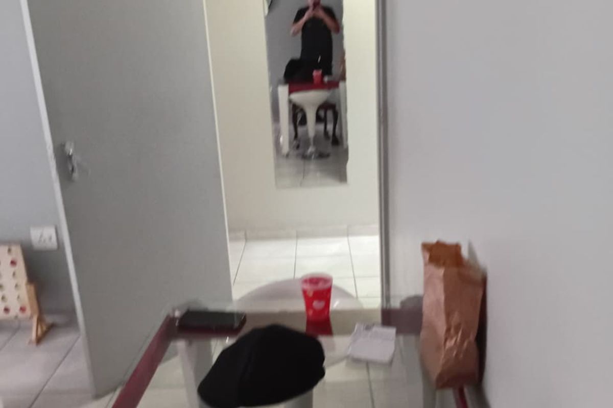 Apartment For Sale in Crown Gardens - Photo 2