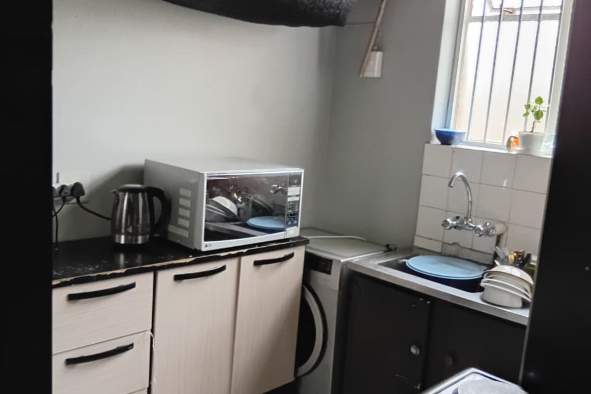 Apartment For Sale in Crown Gardens - Photo 3