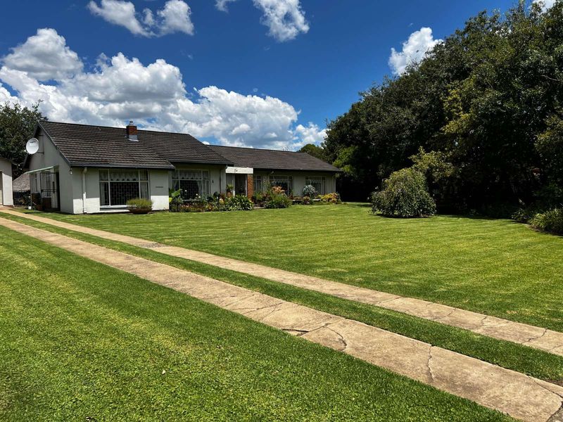 House For Sale in Volksrust Central - Photo 2