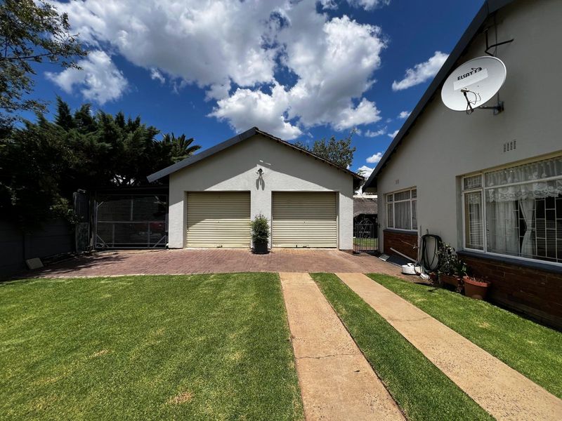 House For Sale in Volksrust Central - Photo 3