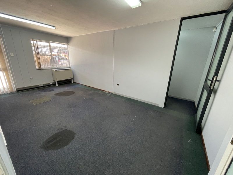 Industrial To Rent in Grand Central - Photo 7