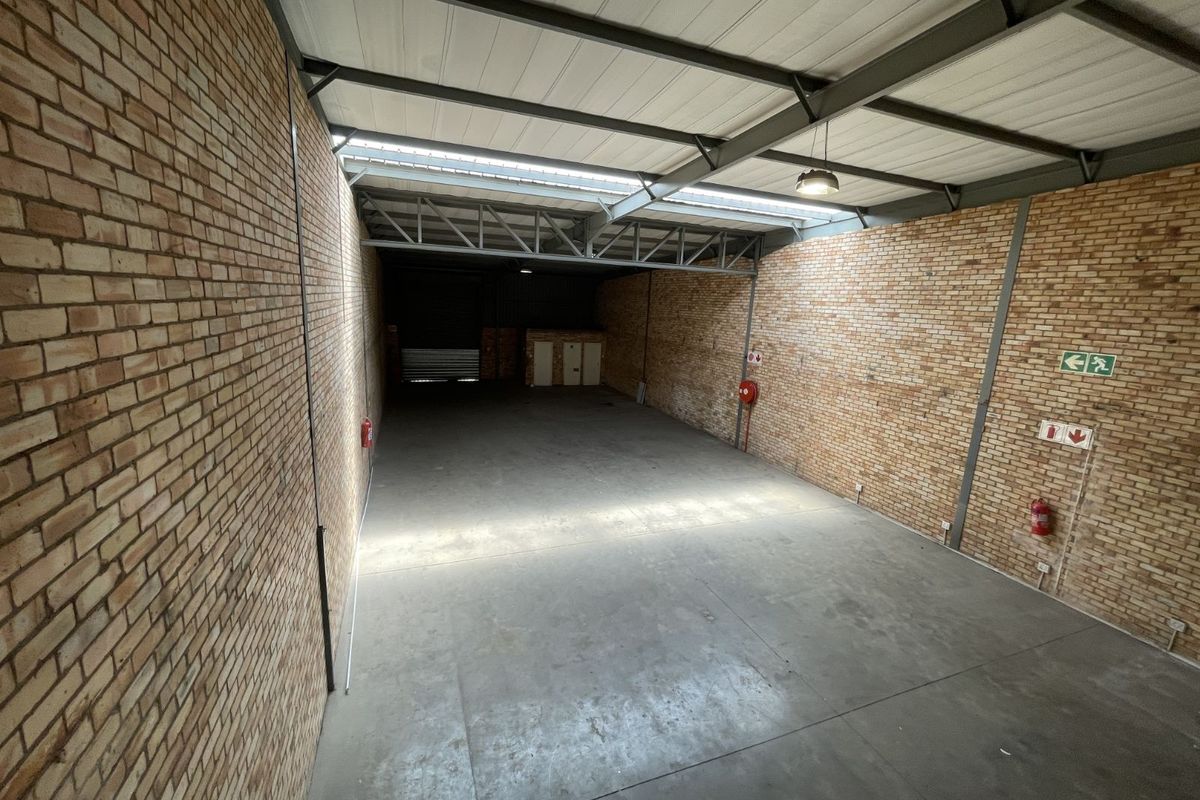 Industrial To Rent in Grand Central - Photo 3