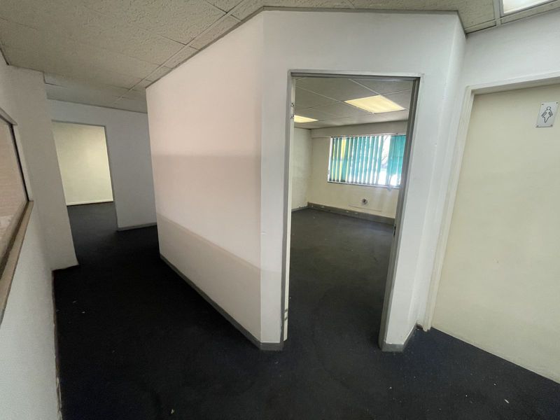 Industrial To Rent in Grand Central - Photo 4