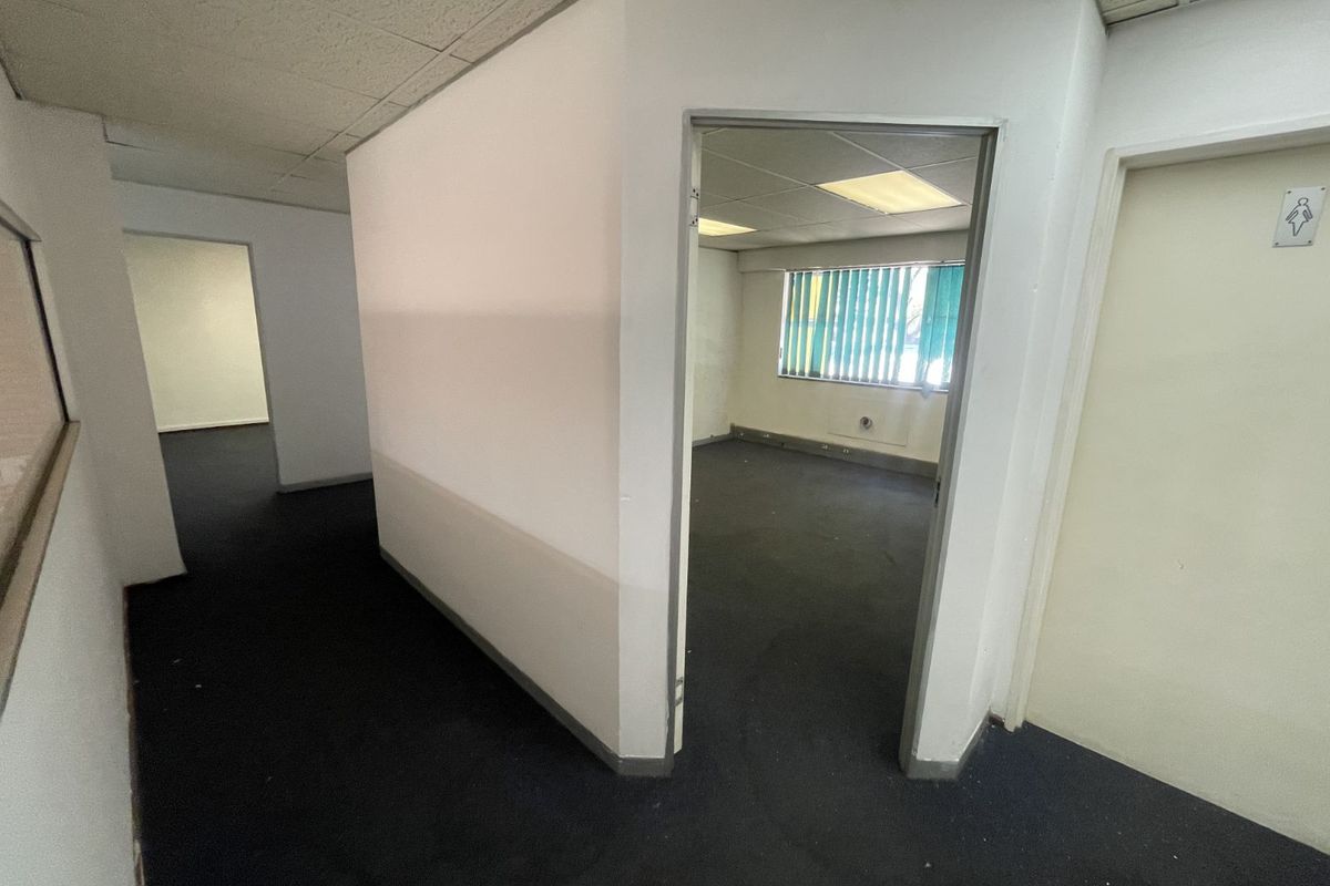 Industrial To Rent in Grand Central - Photo 4