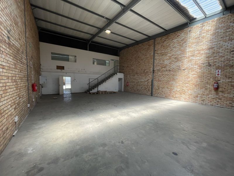 Industrial To Rent in Grand Central - Photo 2